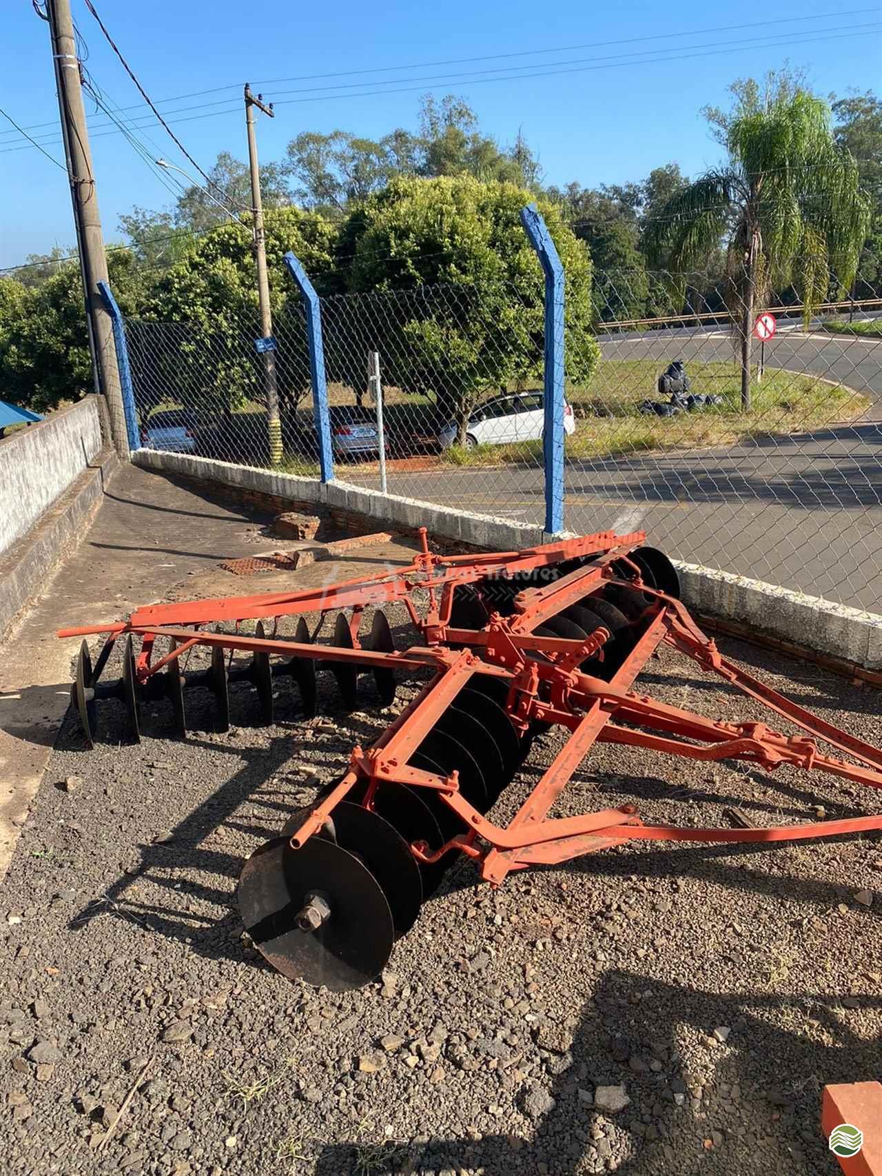 IMPLEMENTOS AGRICOLAS GRADE NIVELADORA GRADE HIDRÁULICA Araras Tratores ARARAS SÃO PAULO SP